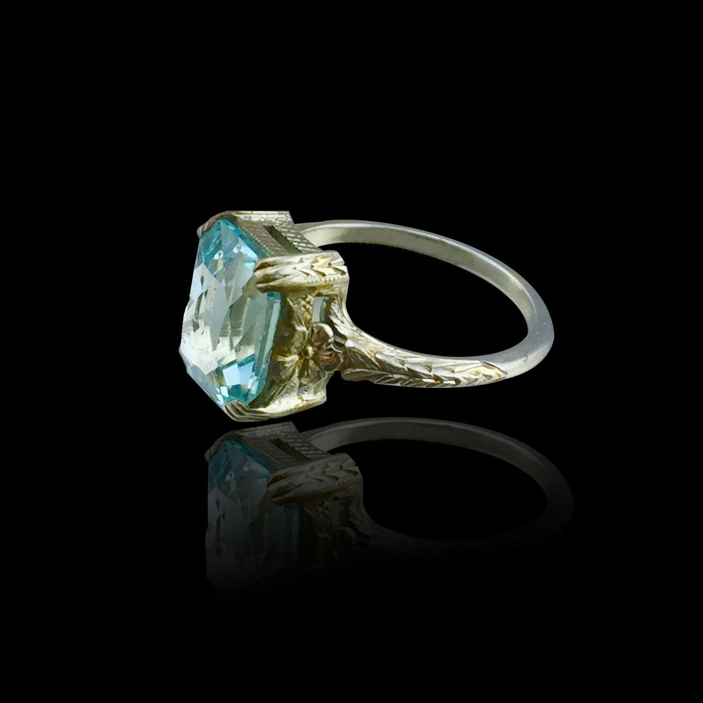 Antique 18k White Gold Aquamarine Ring