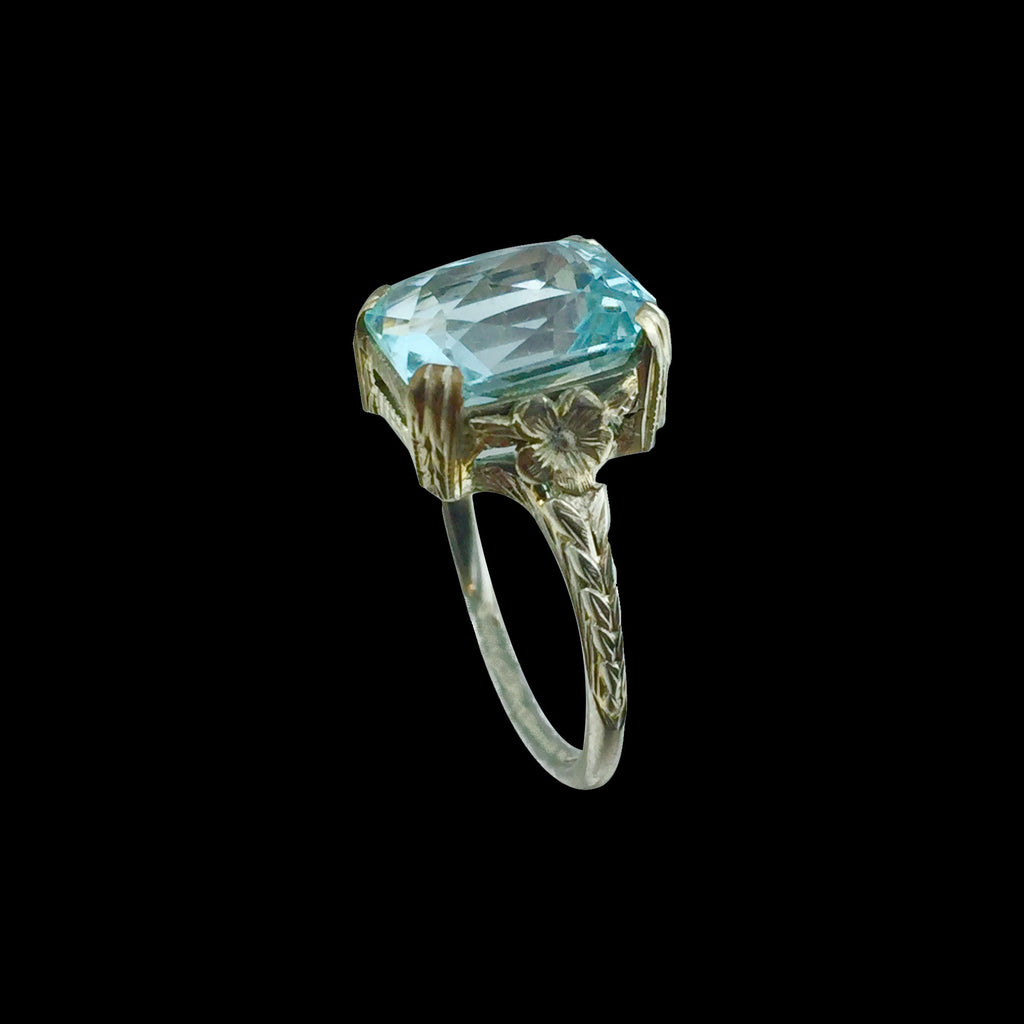 Antique 18k White Gold Aquamarine Ring