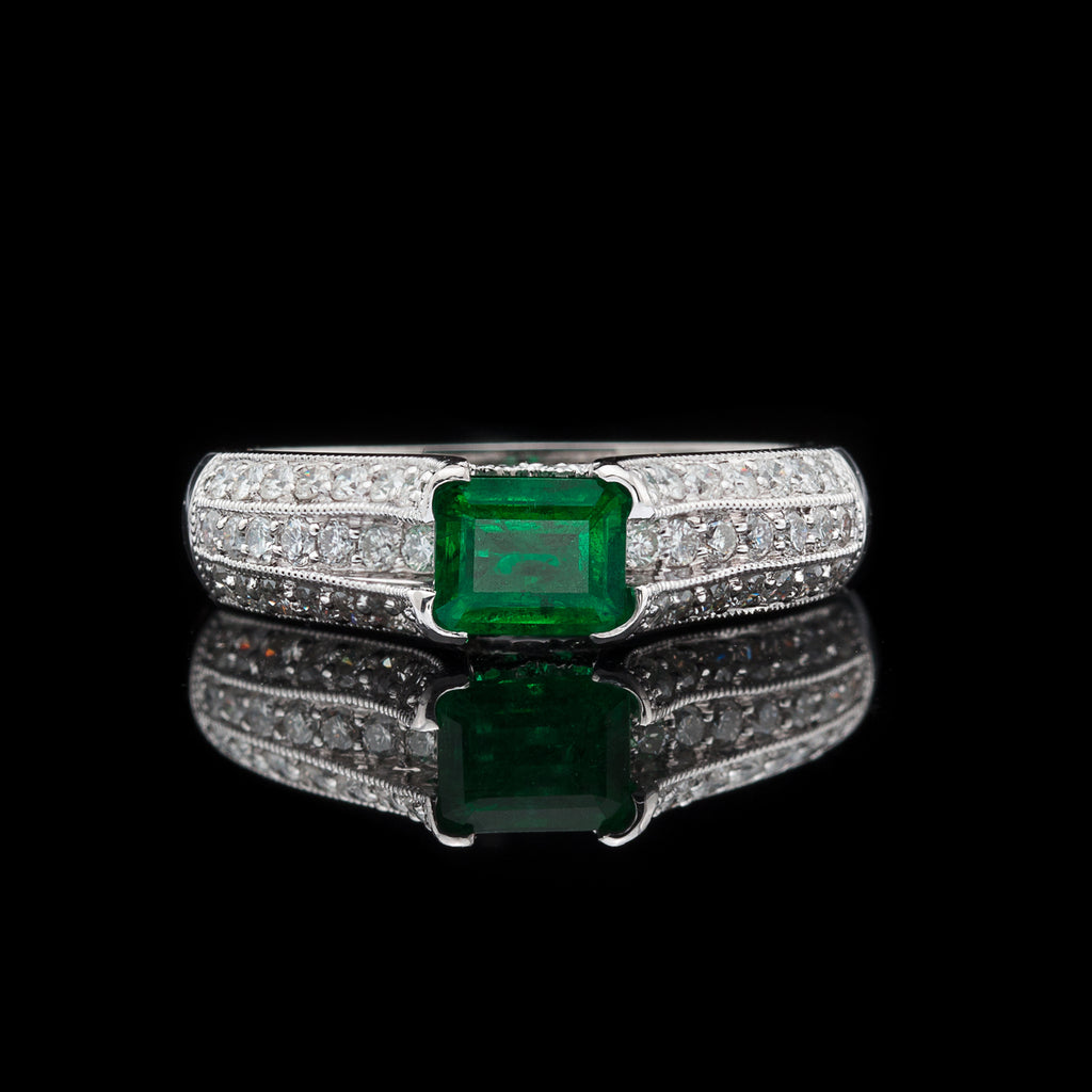 18kt White Gold Emerald & Diamond Ring