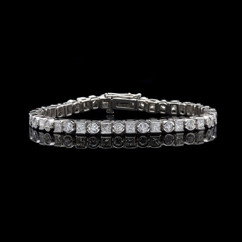 Impressive 9.20 carat Diamond Platinum Line Bracelet