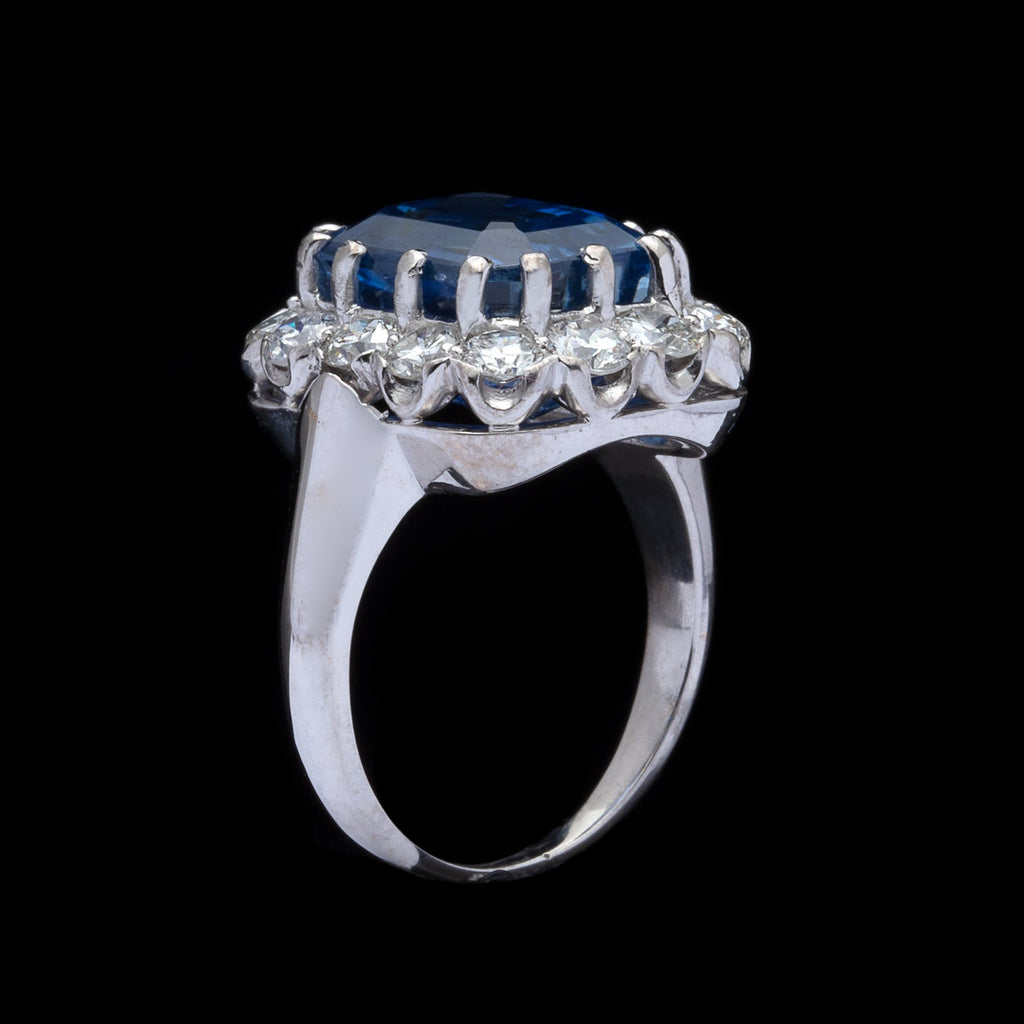 Beautiful GIA 9.00-cts. Unheated Ceylon Sapphire Ring