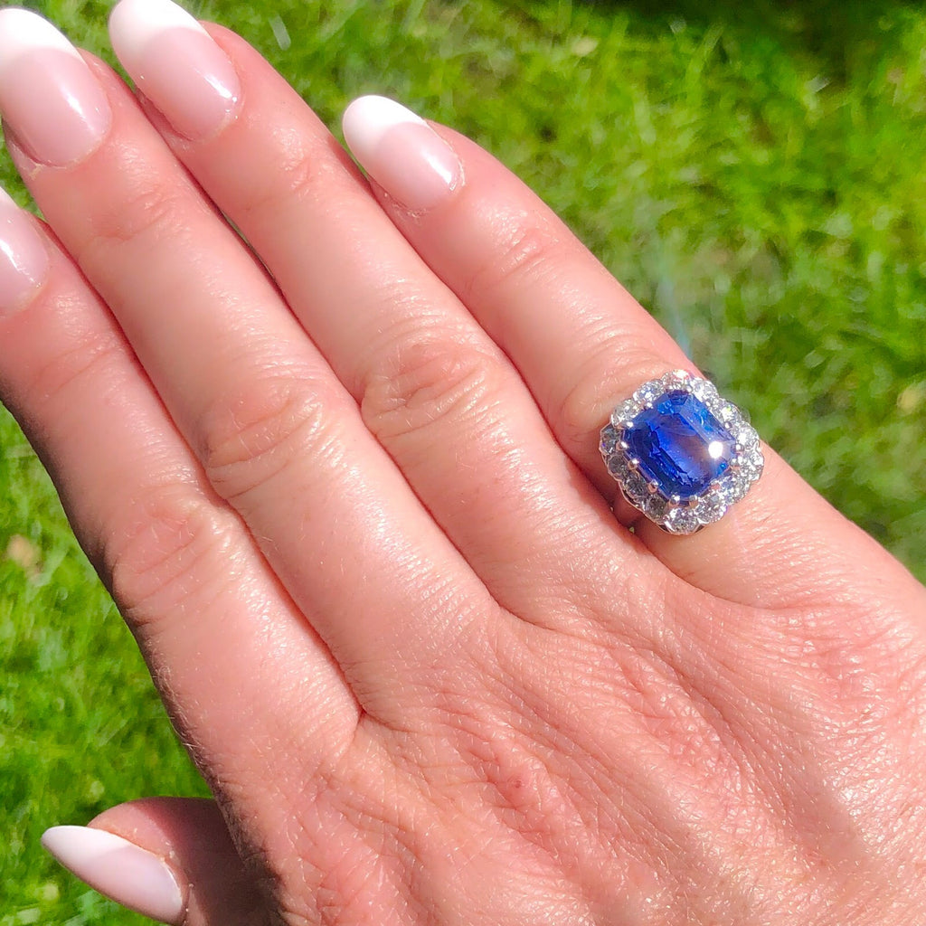Beautiful GIA 9.00-cts. Unheated Ceylon Sapphire Ring