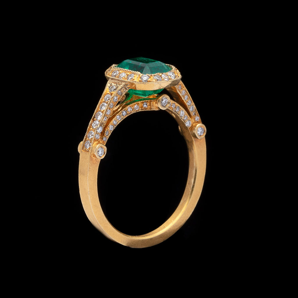 Vibrant Colombian Emerald Diamond Ring