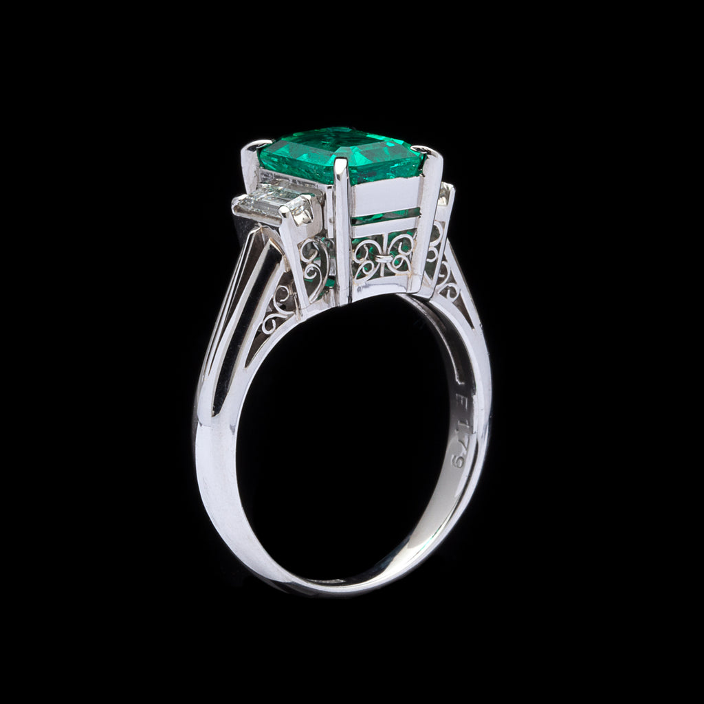 Colombian 1.79-cts Emerald & Diamond Ring