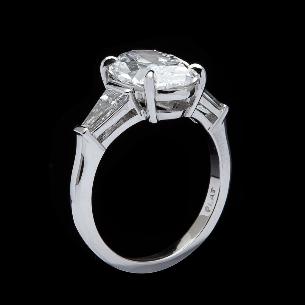 Stunning GIA 3.45-ct E/VS2 Oval Diamond Ring