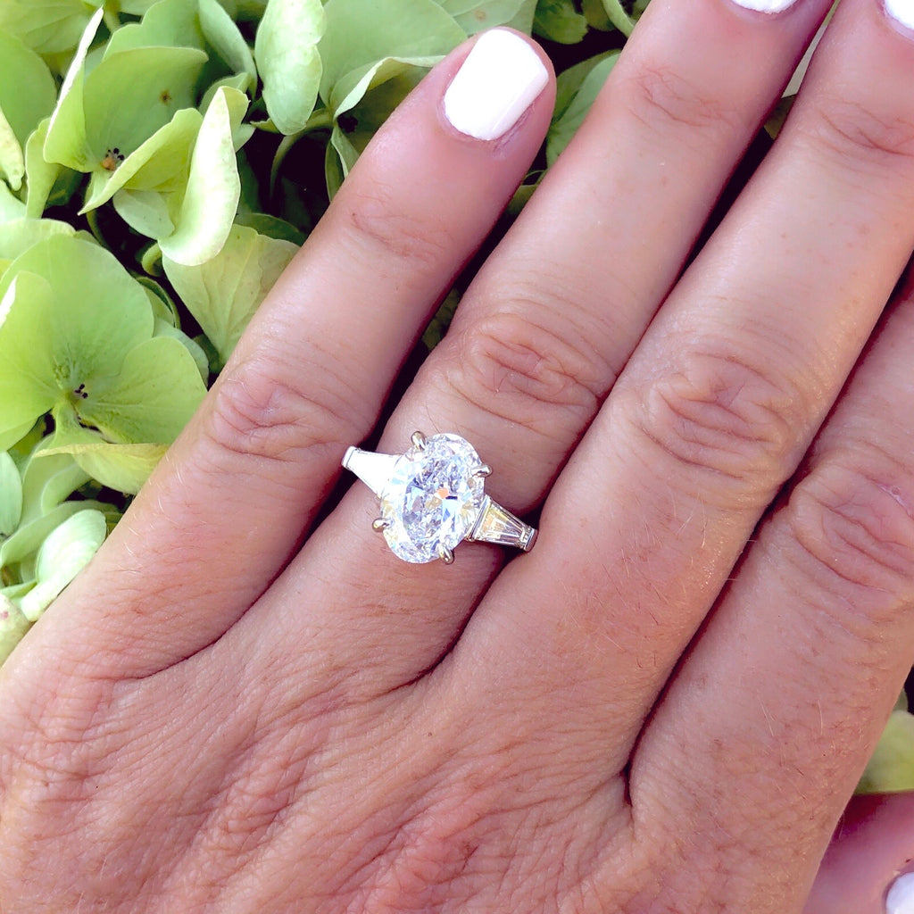 Stunning GIA 3.45-ct E/VS2 Oval Diamond Ring