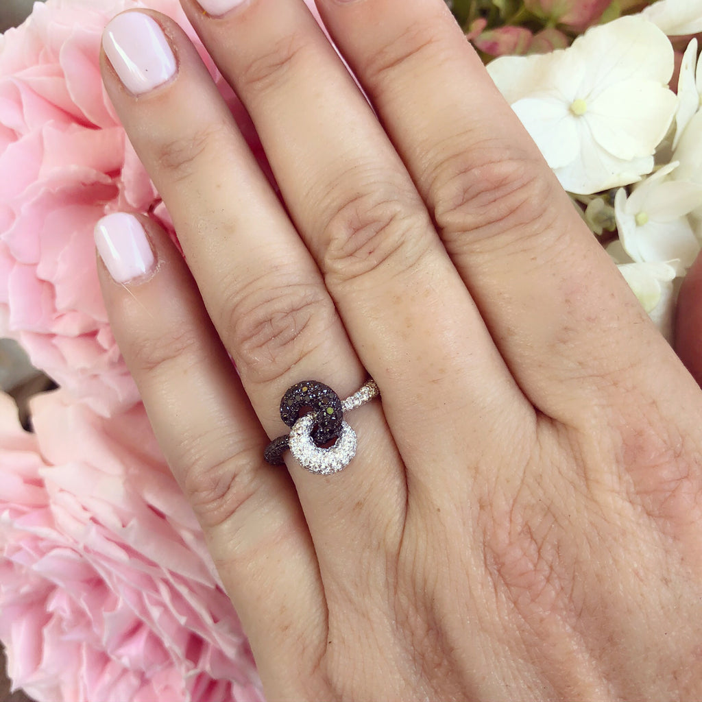 Piero Milano Black & White Diamond Knot Ring