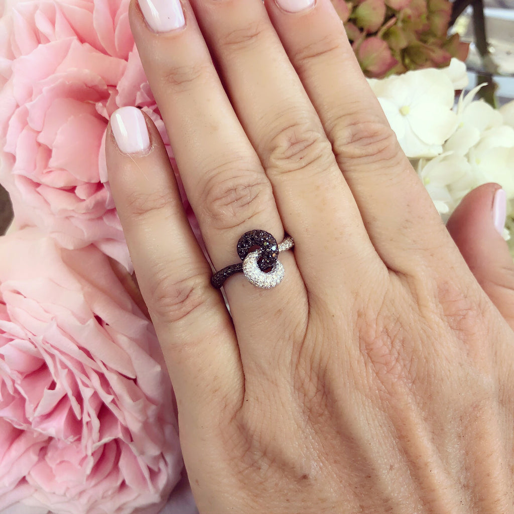Piero Milano Black & White Diamond Knot Ring