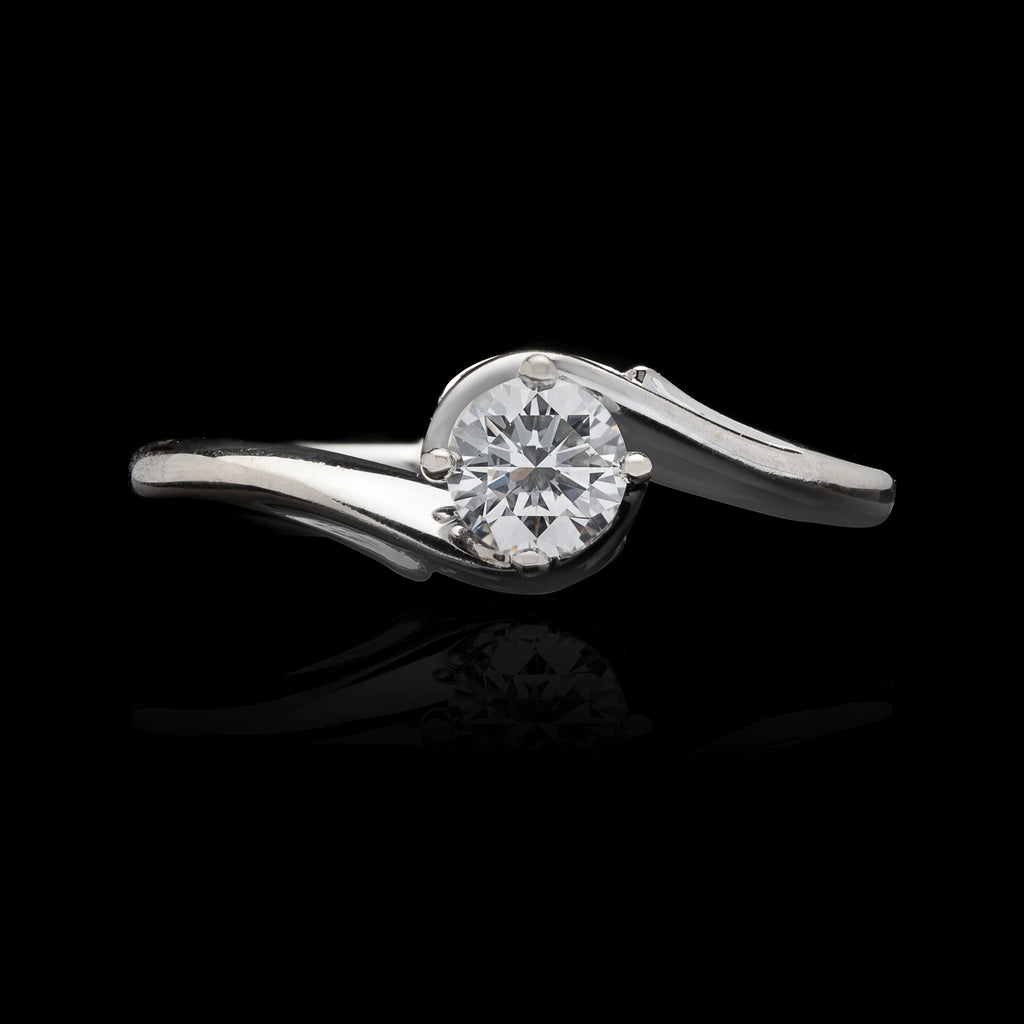 Diamond & 18k White Gold Engagement Ring