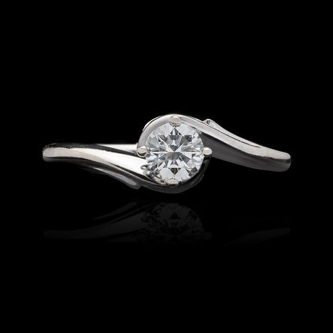 Diamond & 18k White Gold Engagement Ring