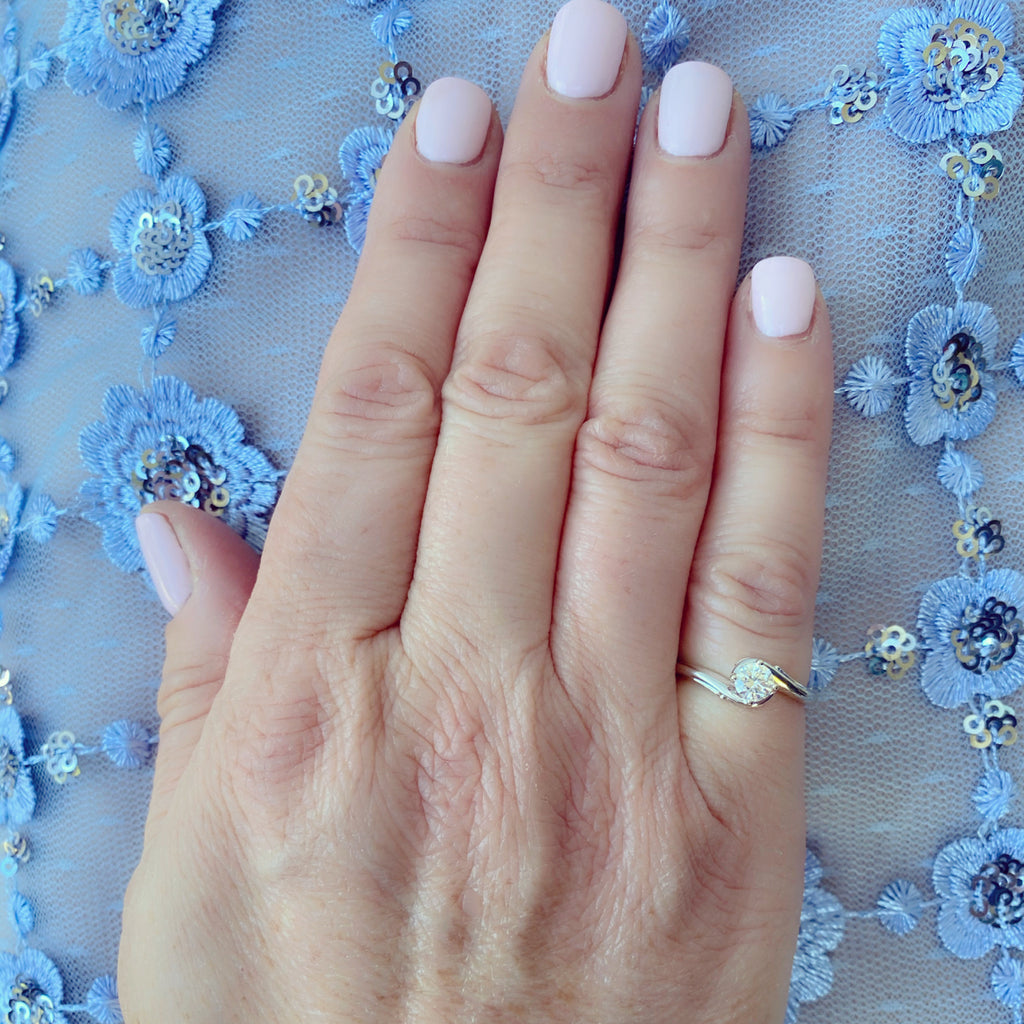 Diamond & 18k White Gold Engagement Ring