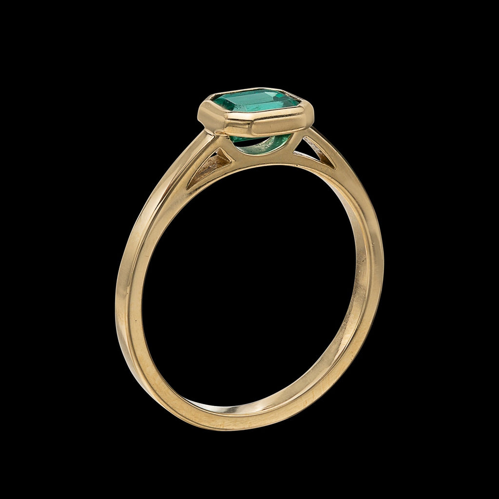 Emerald & 18k Gold ring