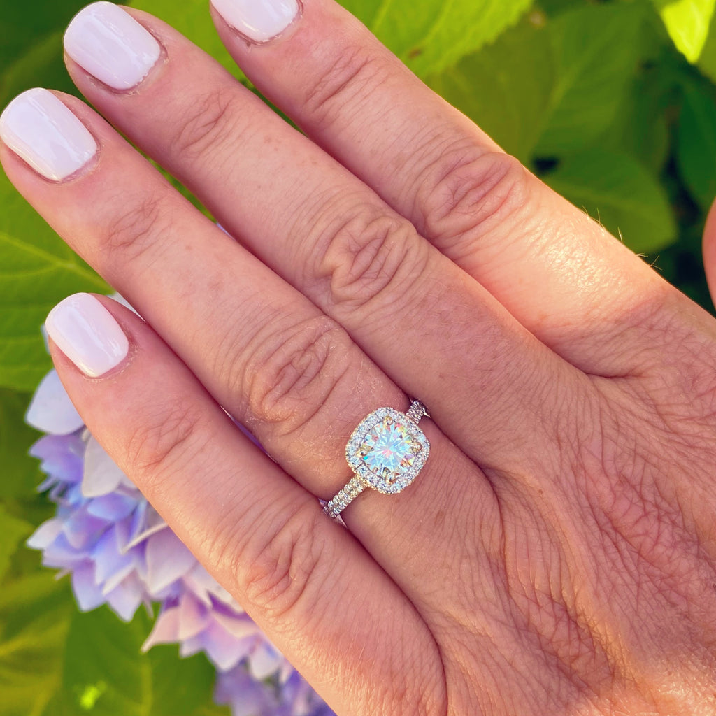 GIA F/VS2 Diamond Halo Ring