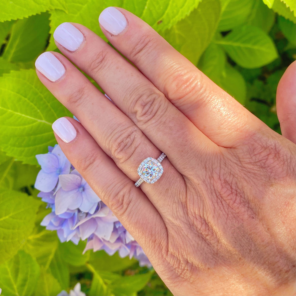 GIA F/VS2 Diamond Halo Ring