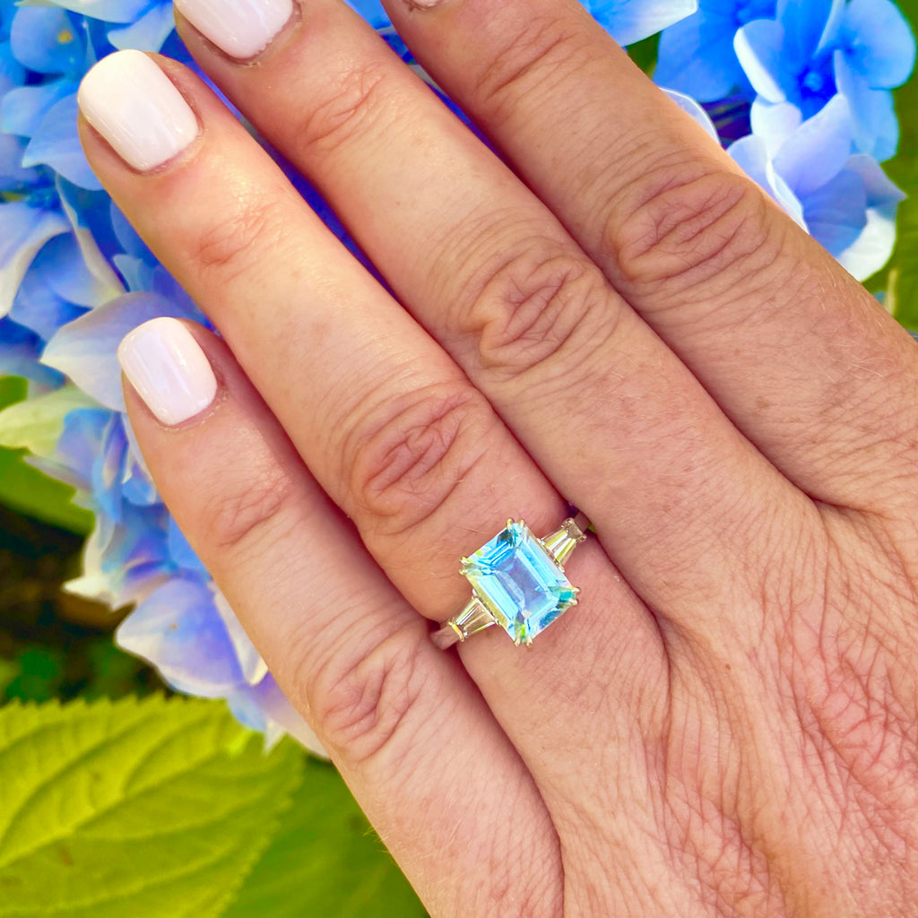 Exceptional Aquamarine & Diamond Ring