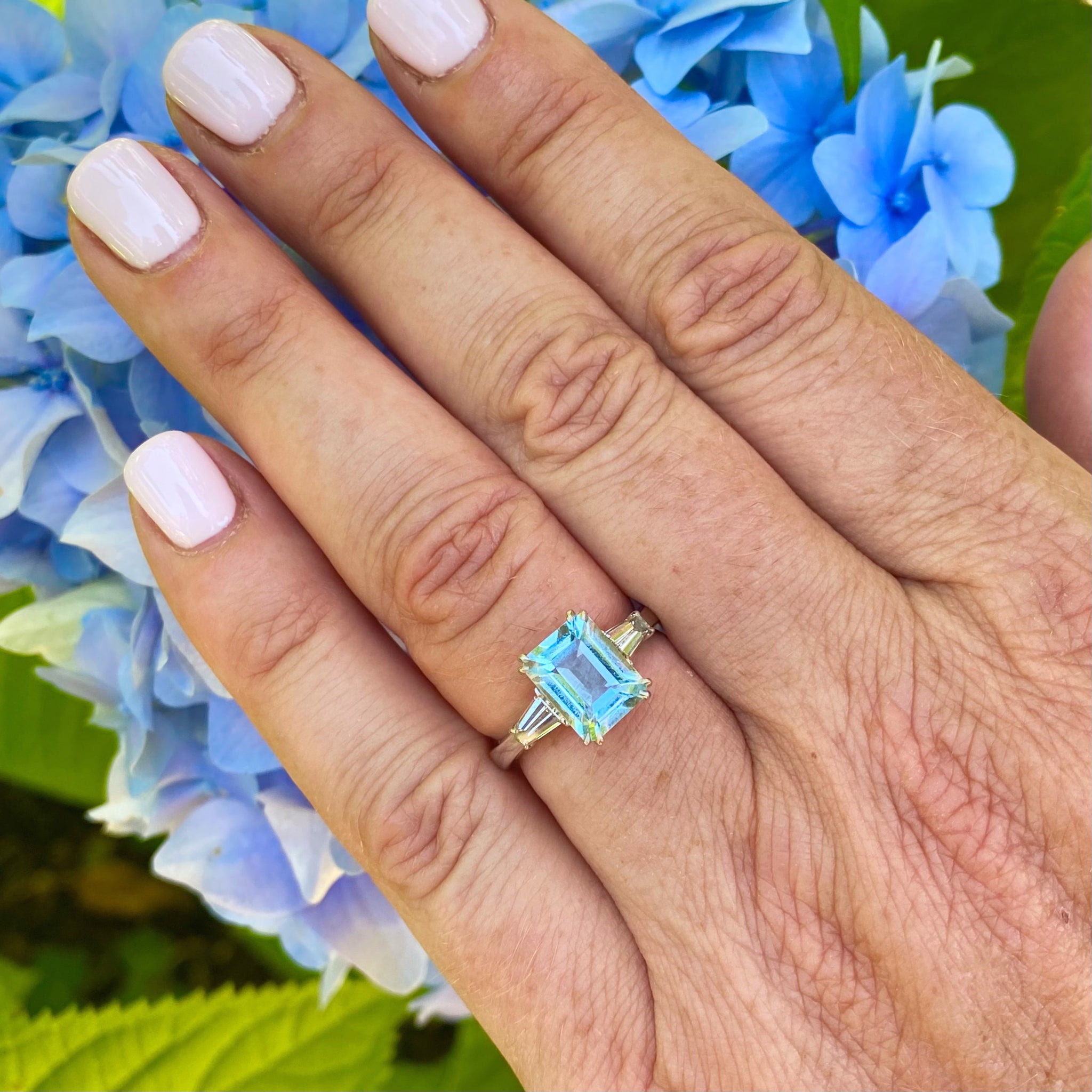 Exceptional Aquamarine & Diamond Ring - 66mint Fine Estate