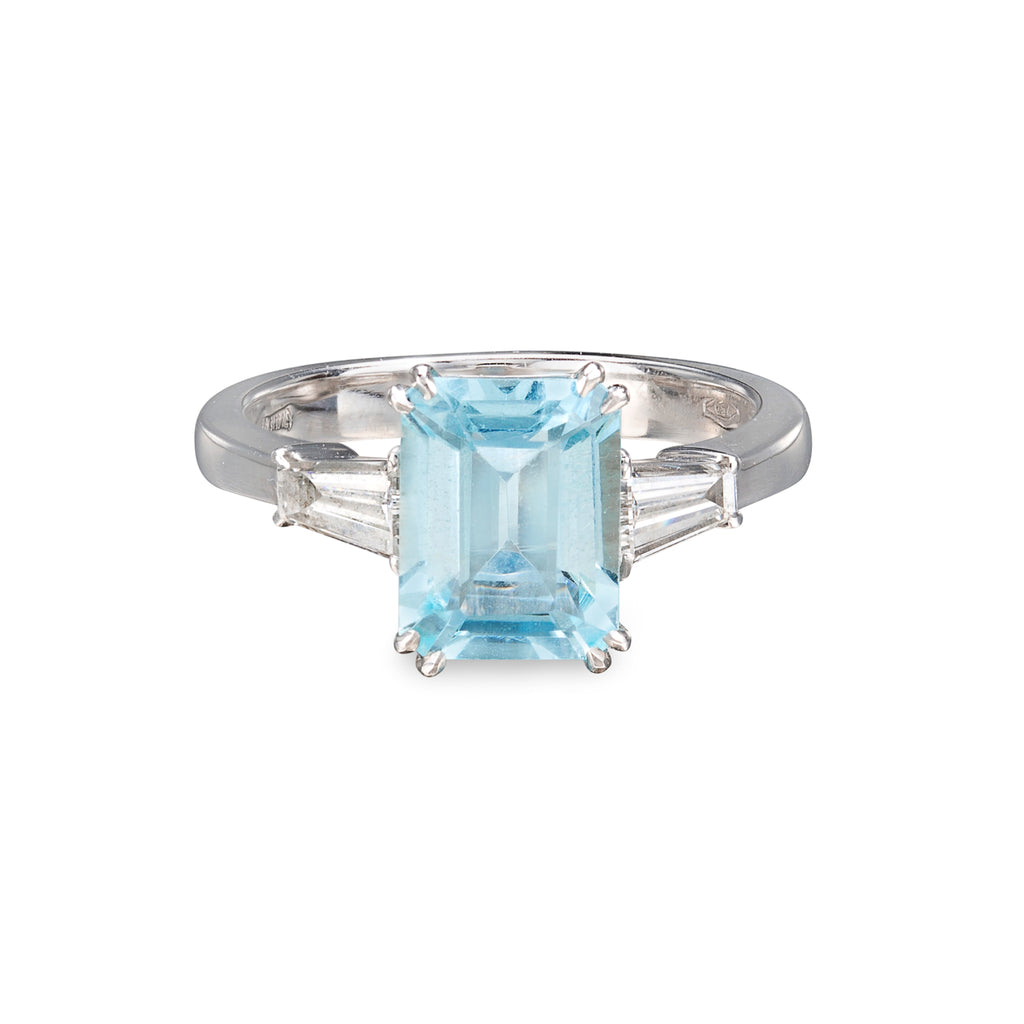 Exceptional Aquamarine & Diamond Ring