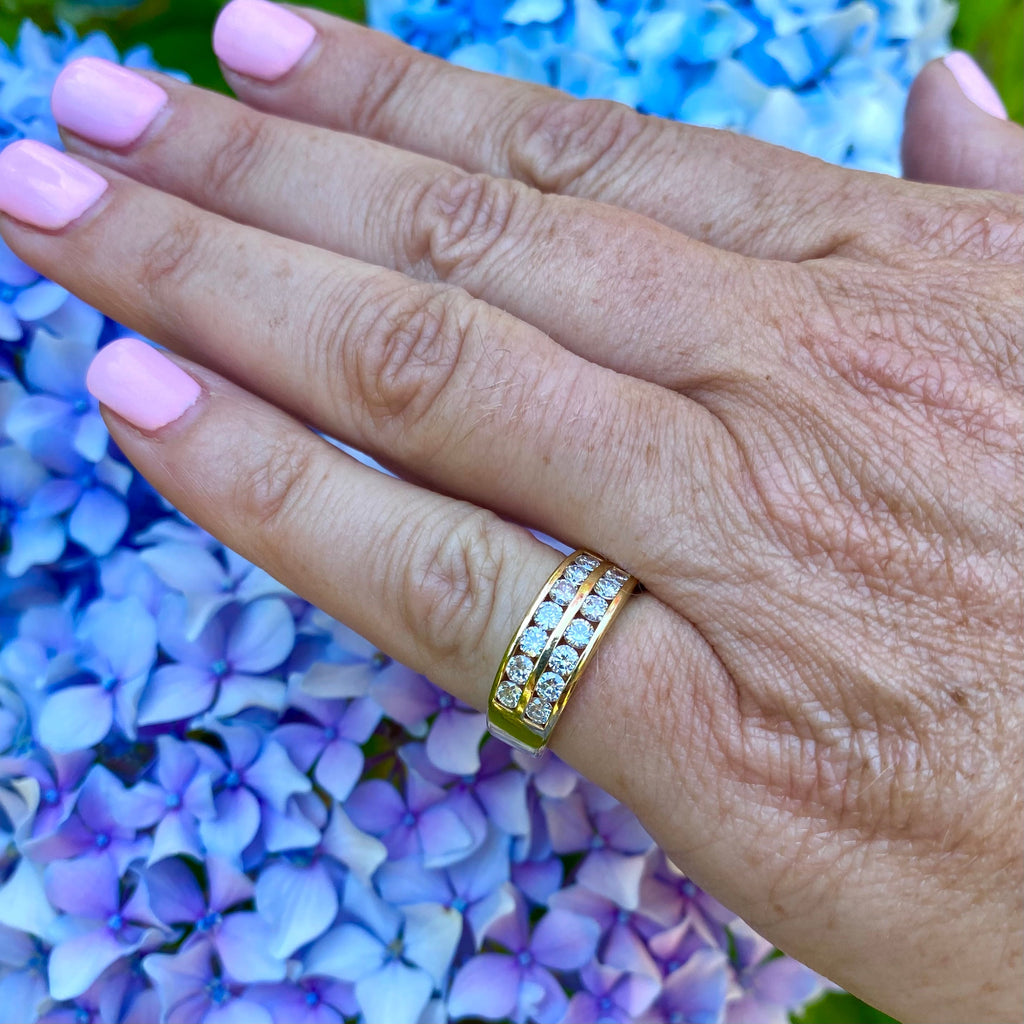 Diamond and 18k Yellow Gold Ring