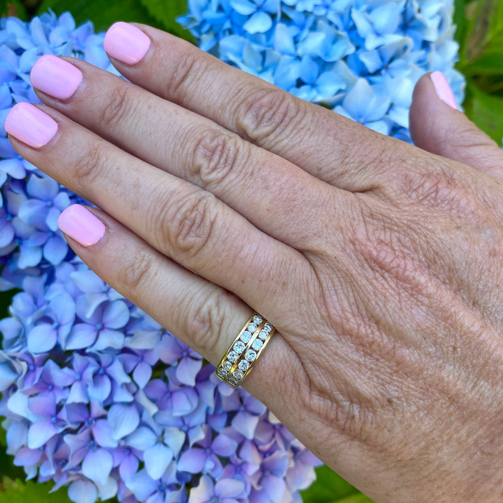 Diamond and 18k Yellow Gold Ring