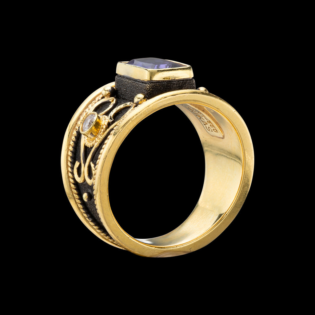 Gorgeous Tanzanite & Diamond Ring