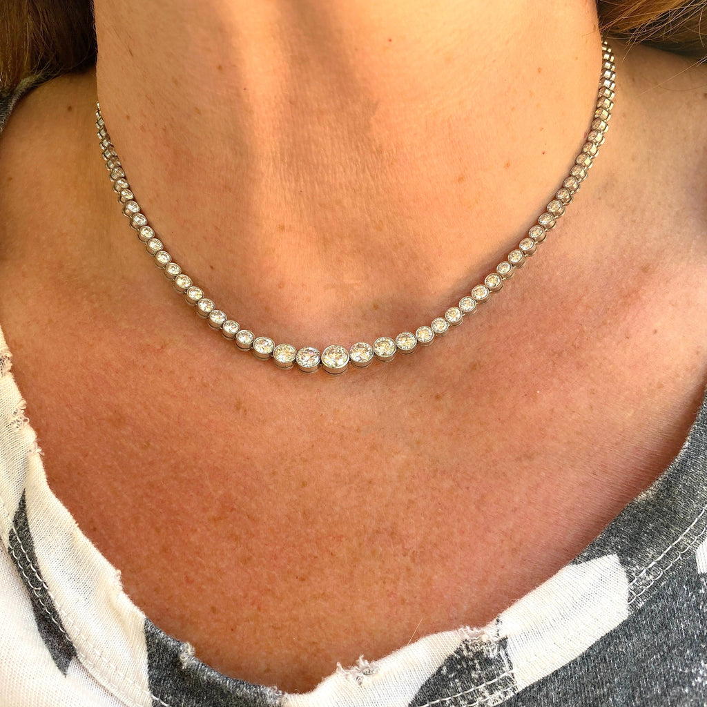 Exceptional Diamond and Platinum Rivière Necklace