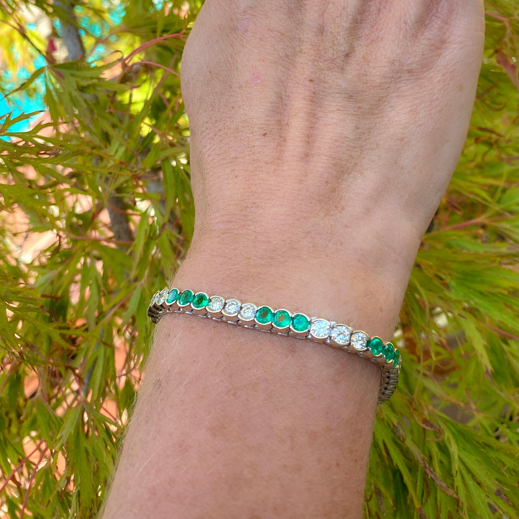 Vibrant Emerald & Diamond Line Bracelet