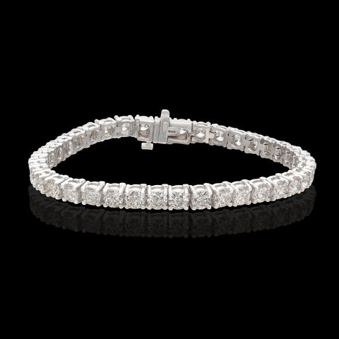 Exceptional Diamond & White Gold Line Tennis Bracelet