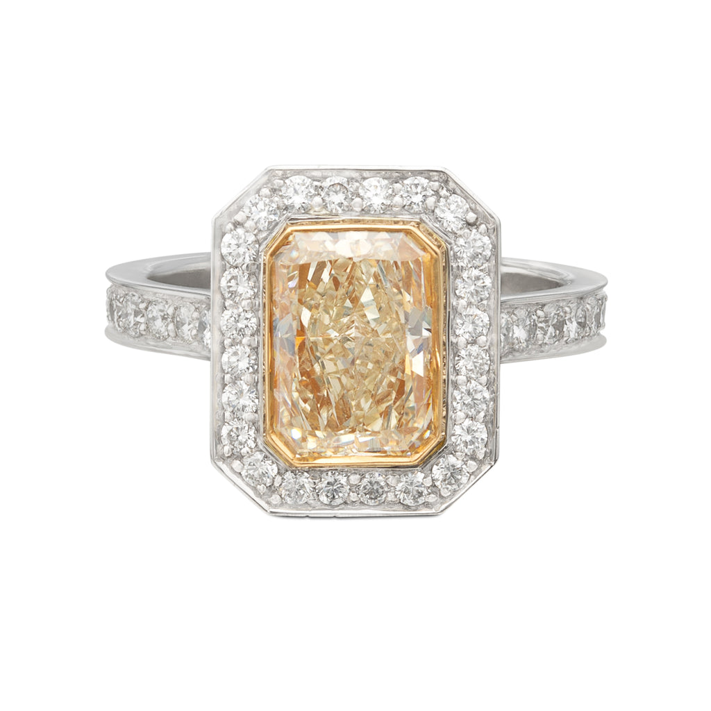 Phenomenal Natural Yellow 2.21 carat Diamond Ring