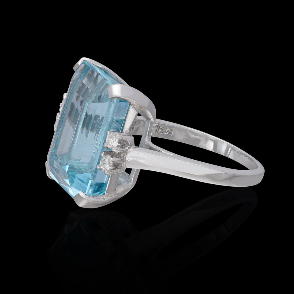 Estate Aquamarine & Diamond Ring