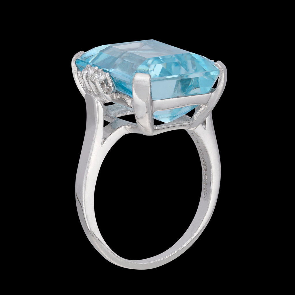 Estate Aquamarine & Diamond Ring