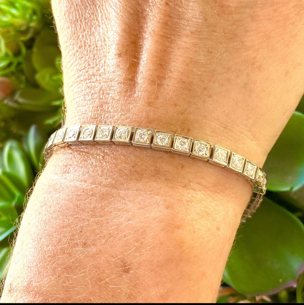 Diamond & 14k White Gold Line Bracelet
