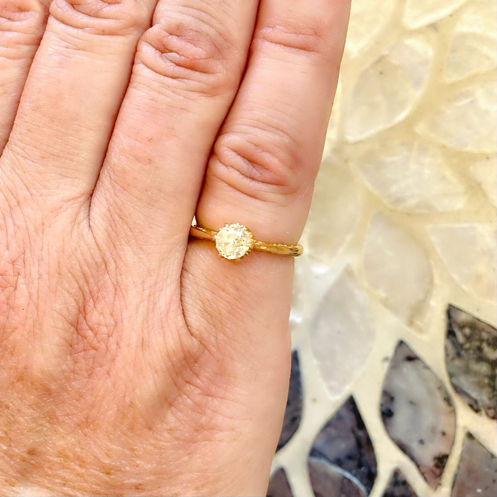 Elegant 18k Rose Gold Crown Jubilee Diamond Ring