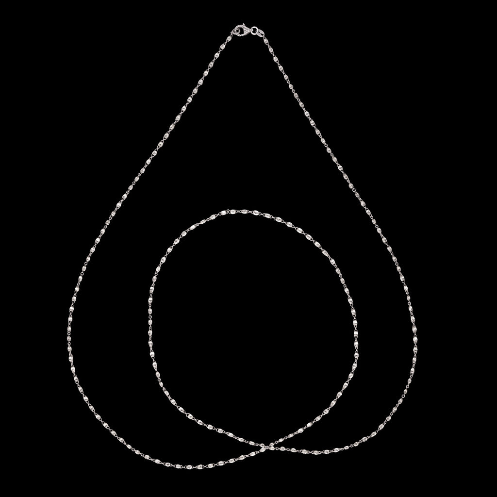 Extraordinary 23.05 carat 18kt White Gold Long Necklace