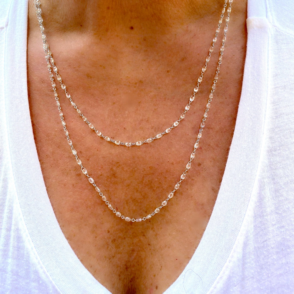 Extraordinary 23.05 carat 18kt White Gold Long Necklace