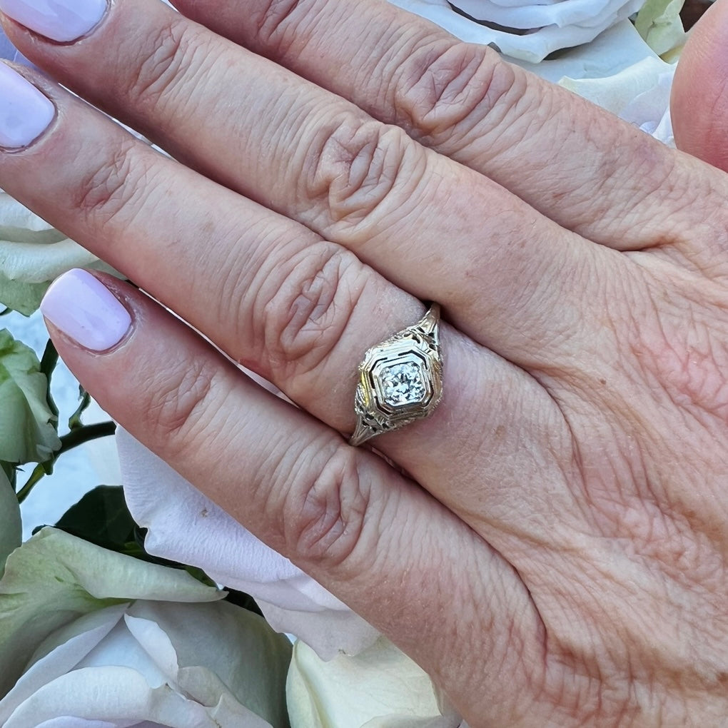 Vintage Diamond & 18k White Gold Ring