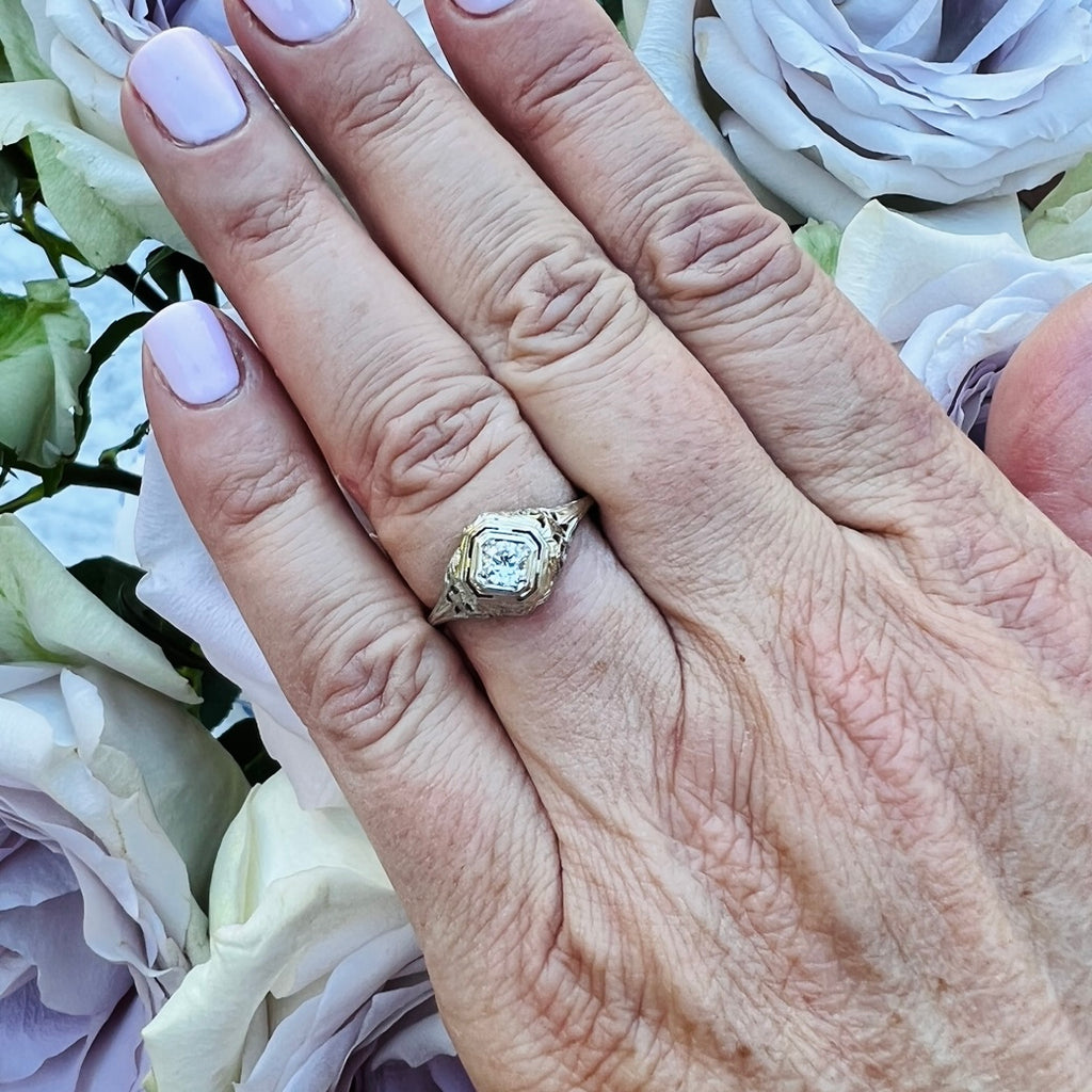 Vintage Diamond & 18k White Gold Ring