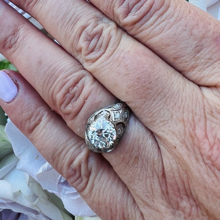 Antique 1.72-cts Diamond & Platinum Engagement Ring