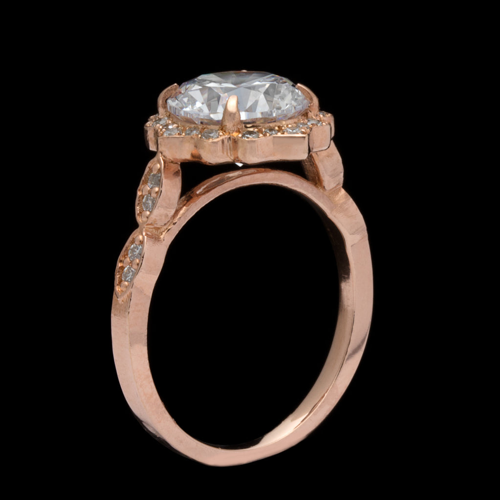 18kt Rose Gold Ring Featuring Round Brilliant Cut Diamond